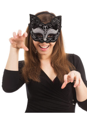 svört kattargríma
